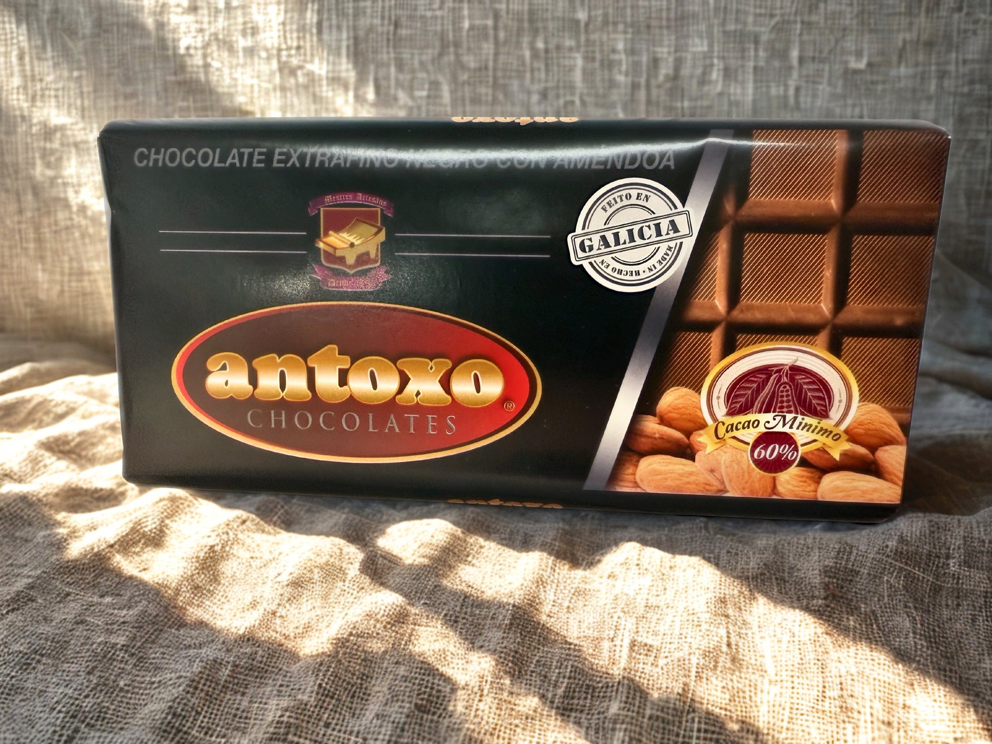 Chocolate extrafino negro con almendras - ANTOXO
